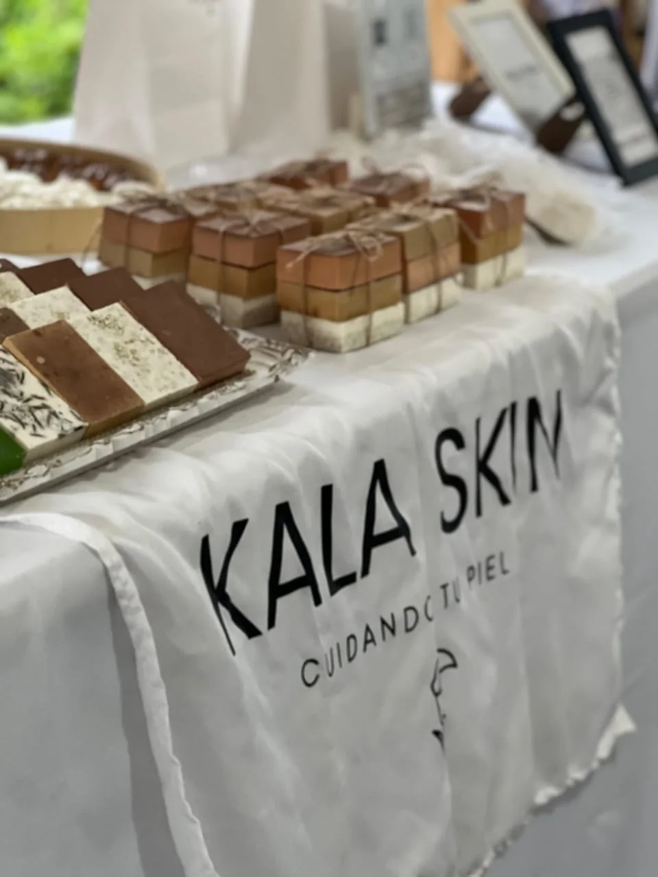 Exhibición Kala Skin en feria
