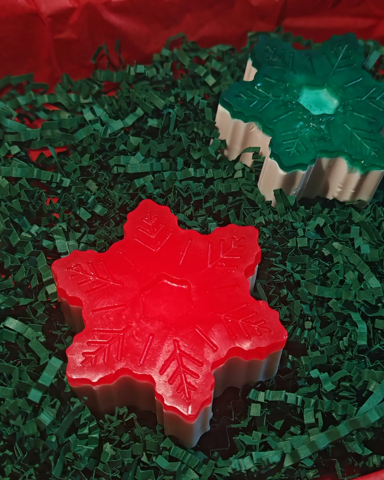 Jabón navideño rojo en forma de copo de nieve